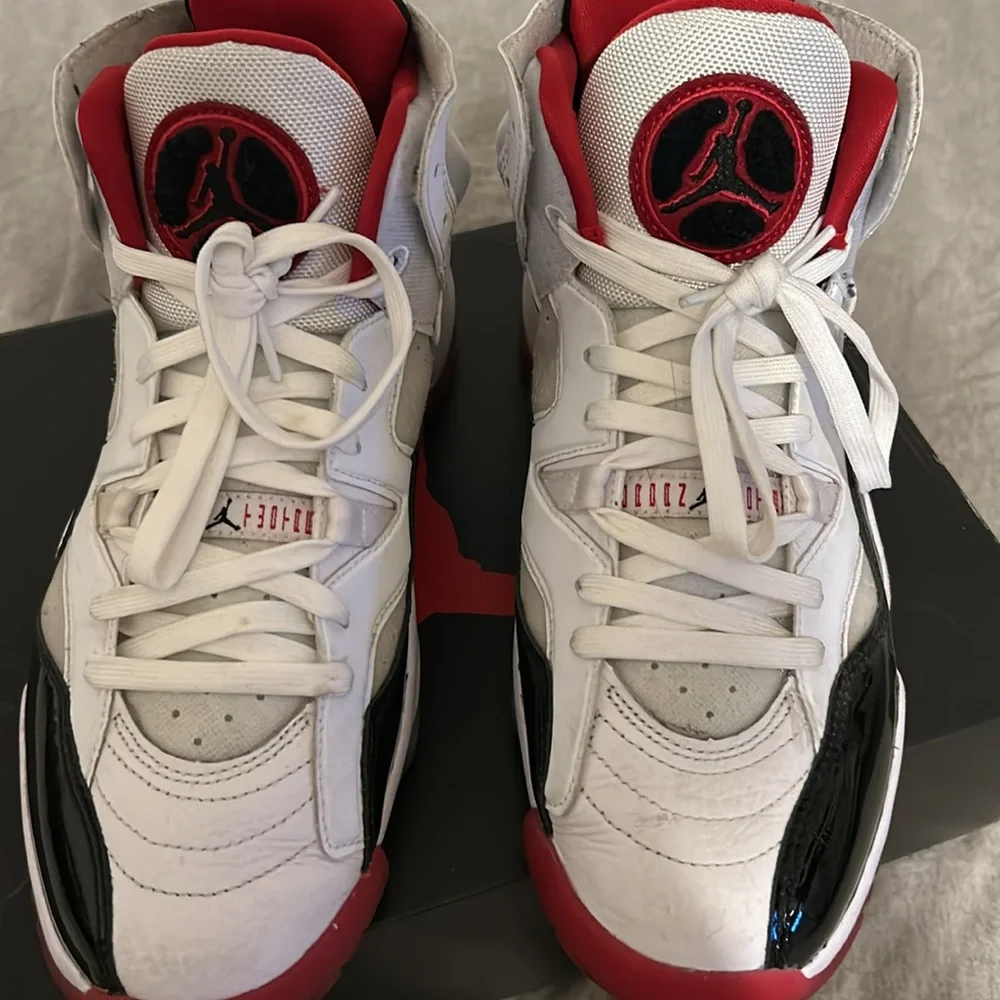 Jordan Jumpman Two Trey - Picture 2 of 7